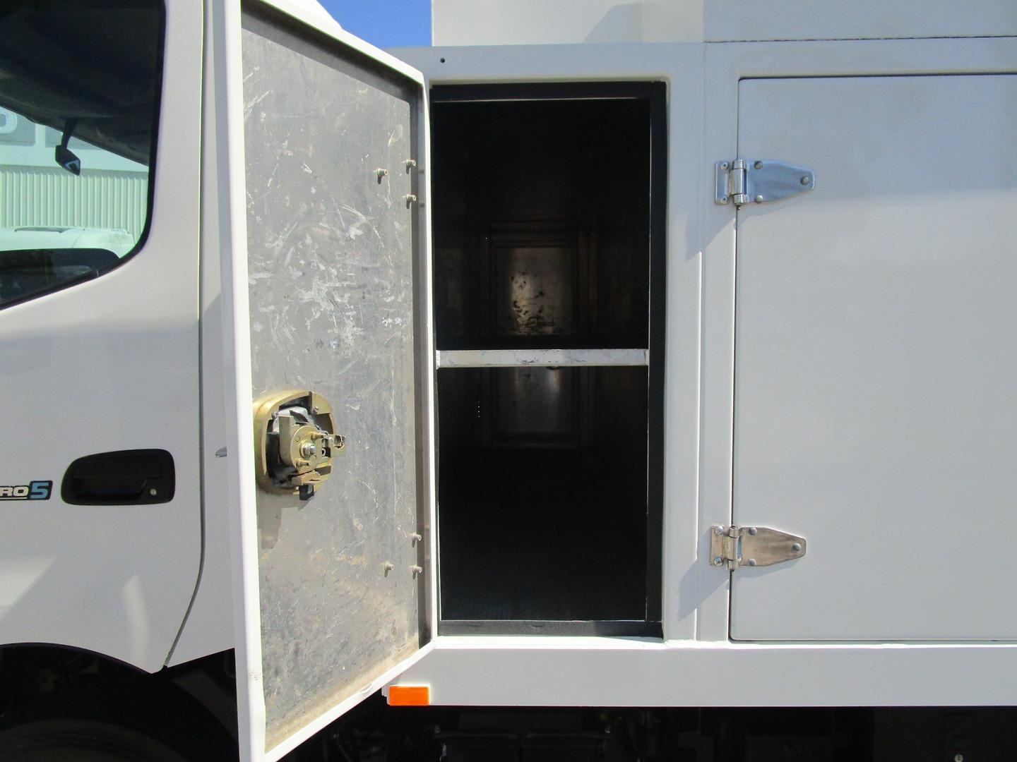 2020 Hino 300 Series 921 image 22