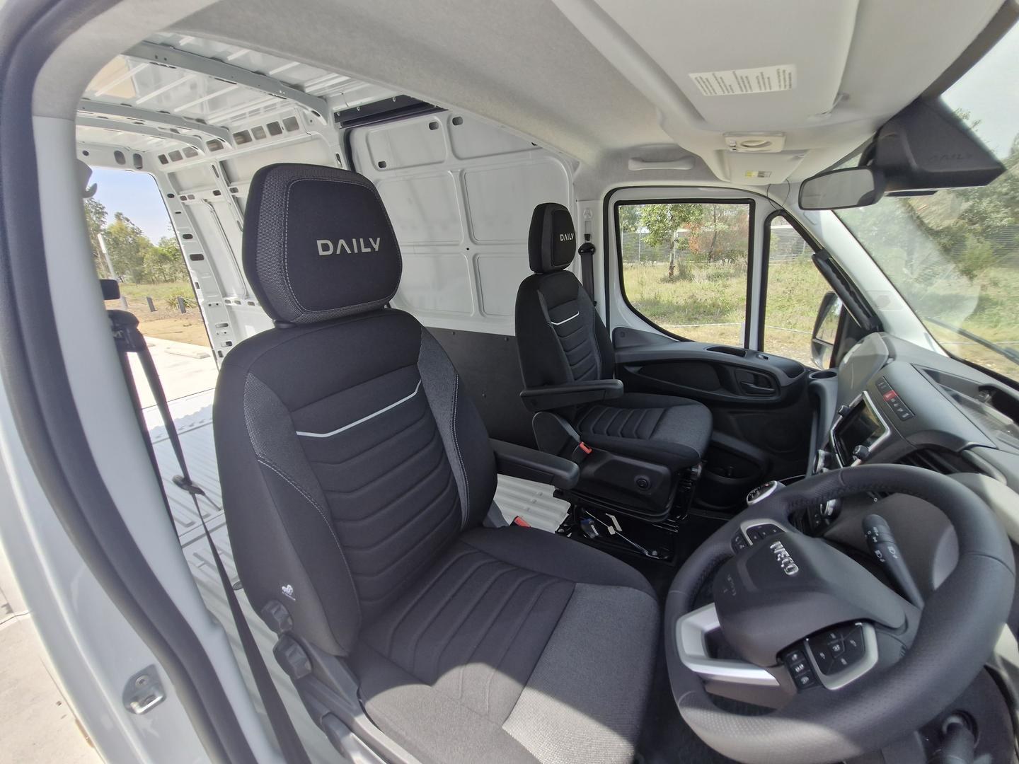 2025 Iveco Daily 35S18V image 17