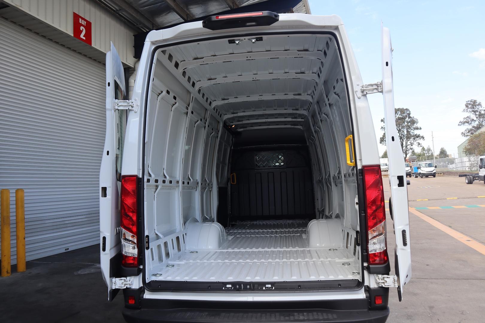 2025 Iveco Daily 50C18V 16m3 image 8