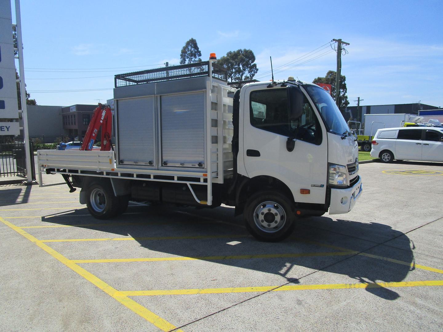 2017 Hino 300 Series 921