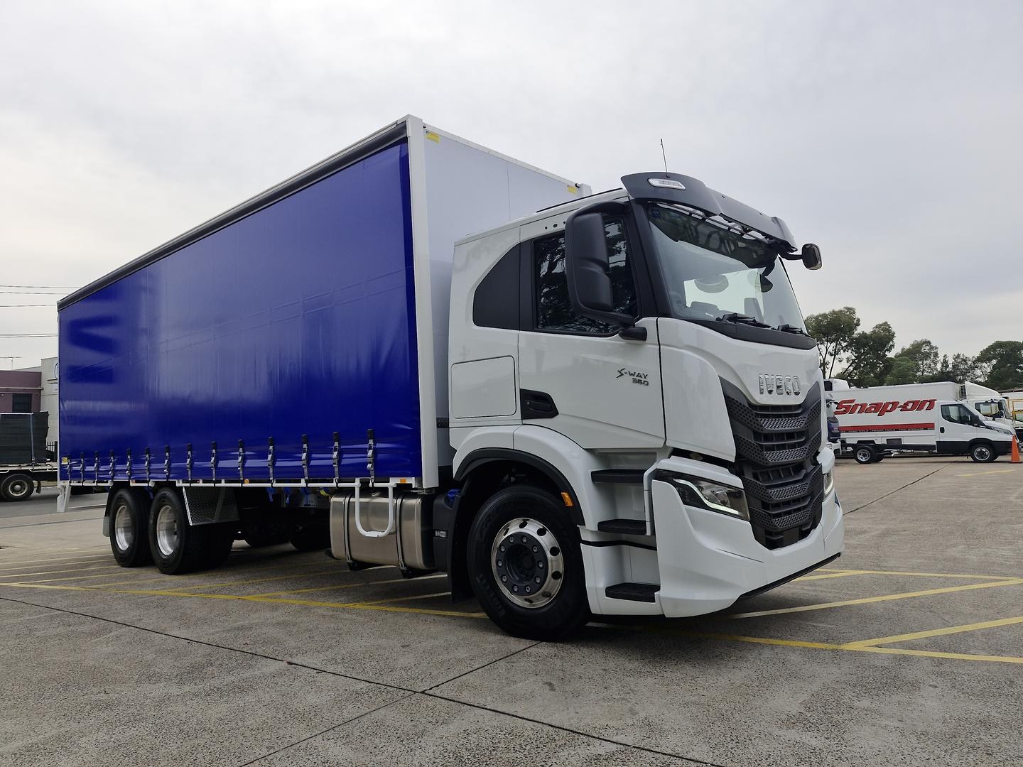 2026 Iveco S-Way AT230 6x2 image 2
