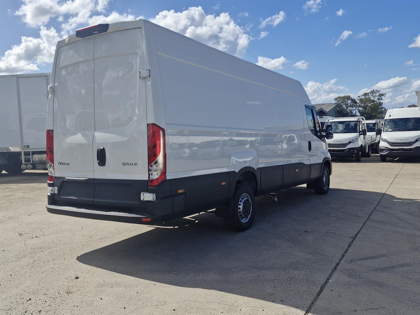 2026 Iveco Daily 42S18V image 7