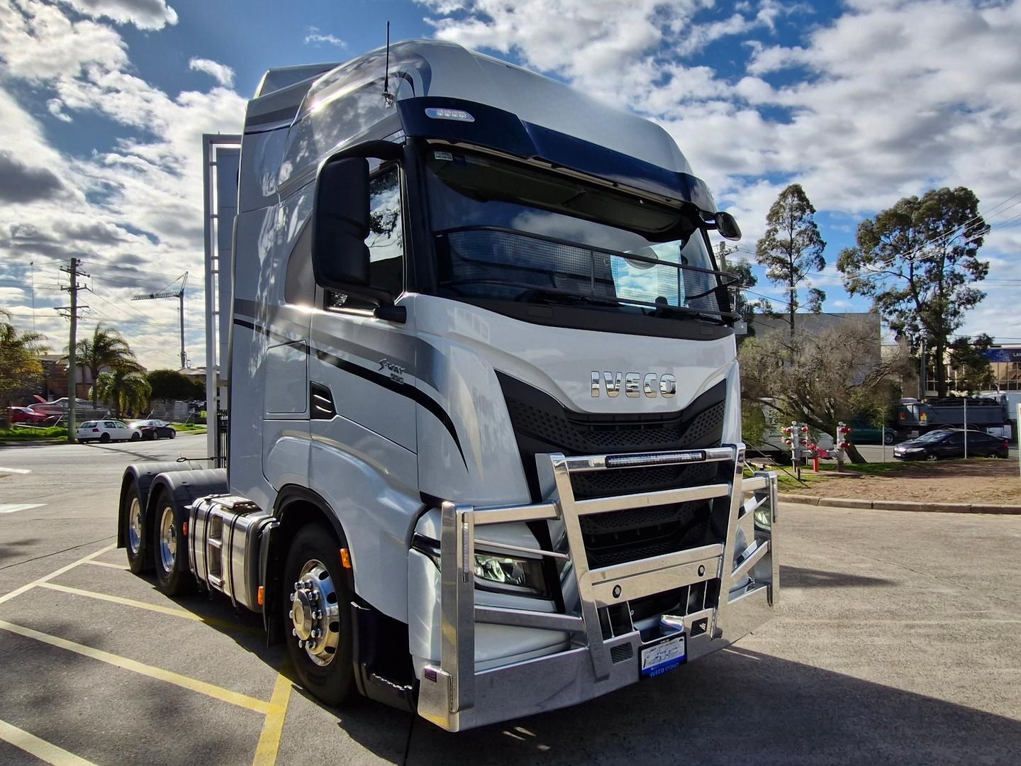 2024 Iveco S-Way AS700 image 5