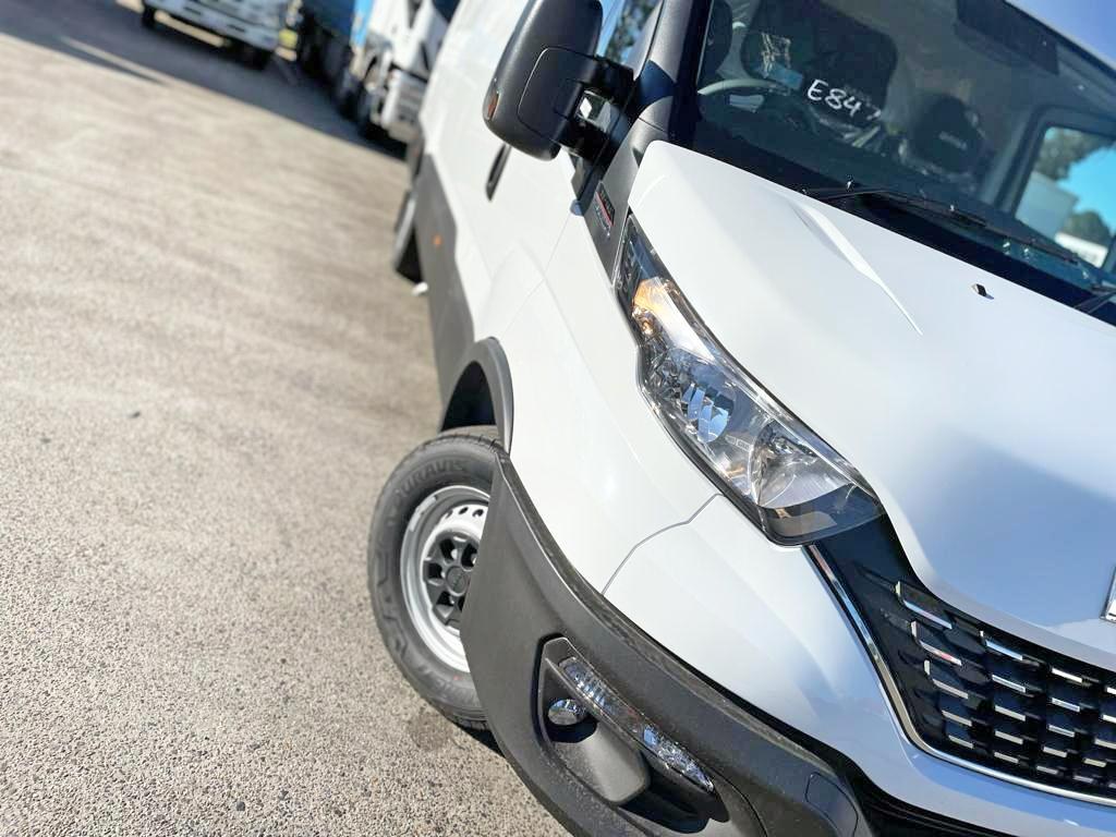 2025 Iveco Daily 35S14V image 3