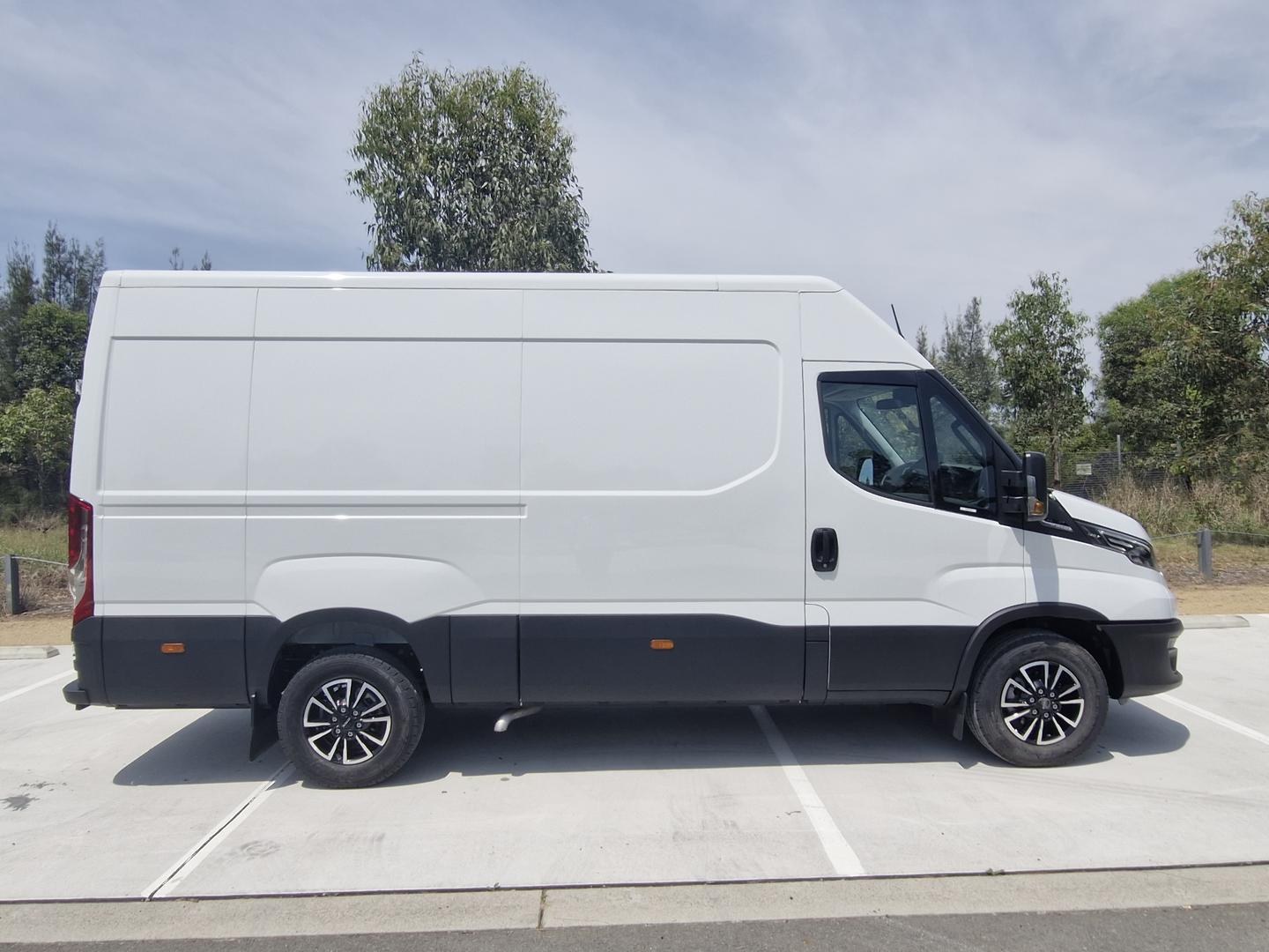 2025 Iveco Daily 35S18V image 11