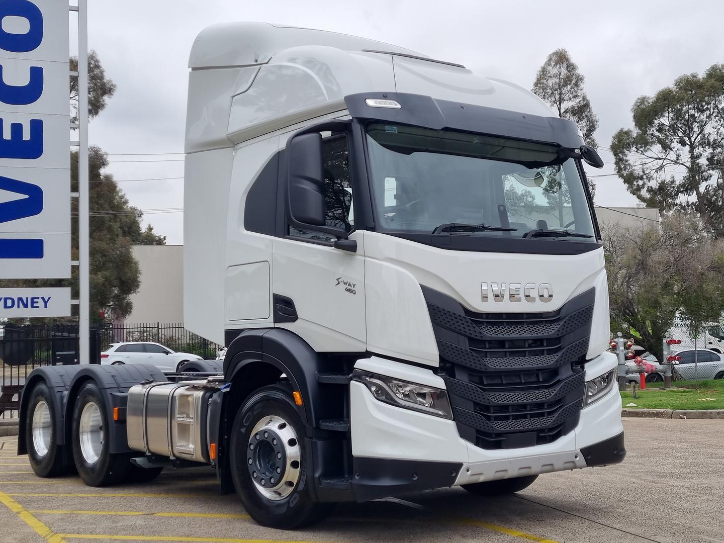 2025 Iveco S-Way AT600 460