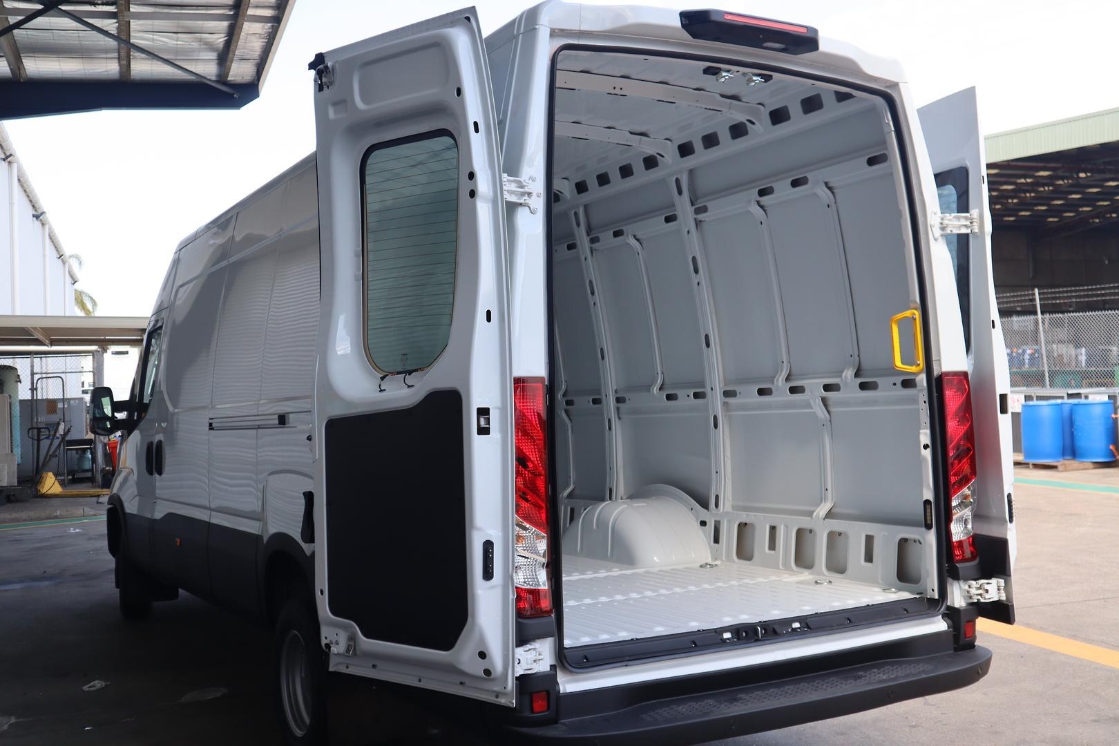 2025 Iveco Daily 50C18V 16m3 image 12