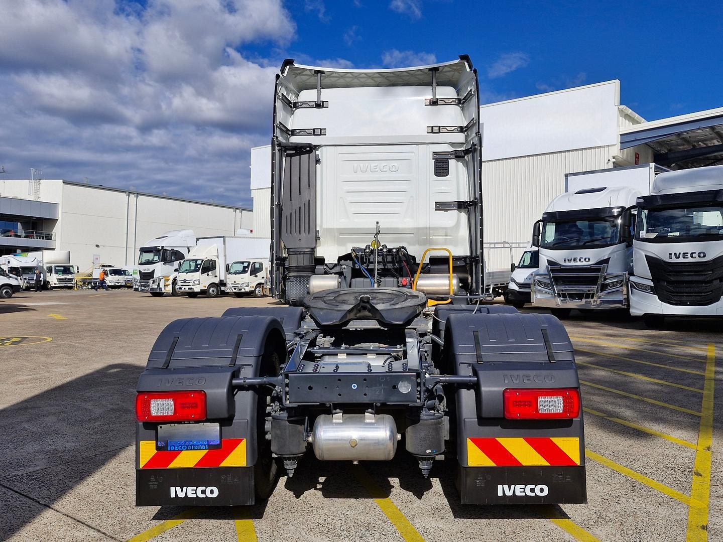 2024 Iveco S-Way AS700 image 3