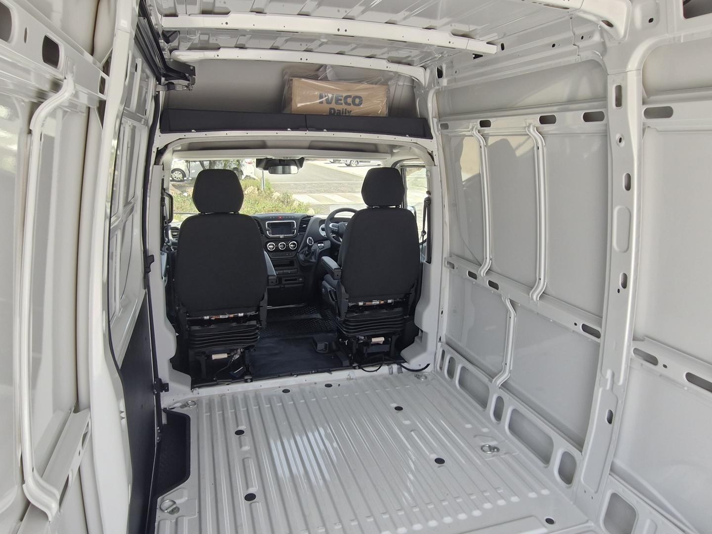 2025 Iveco Daily 35S18V image 16