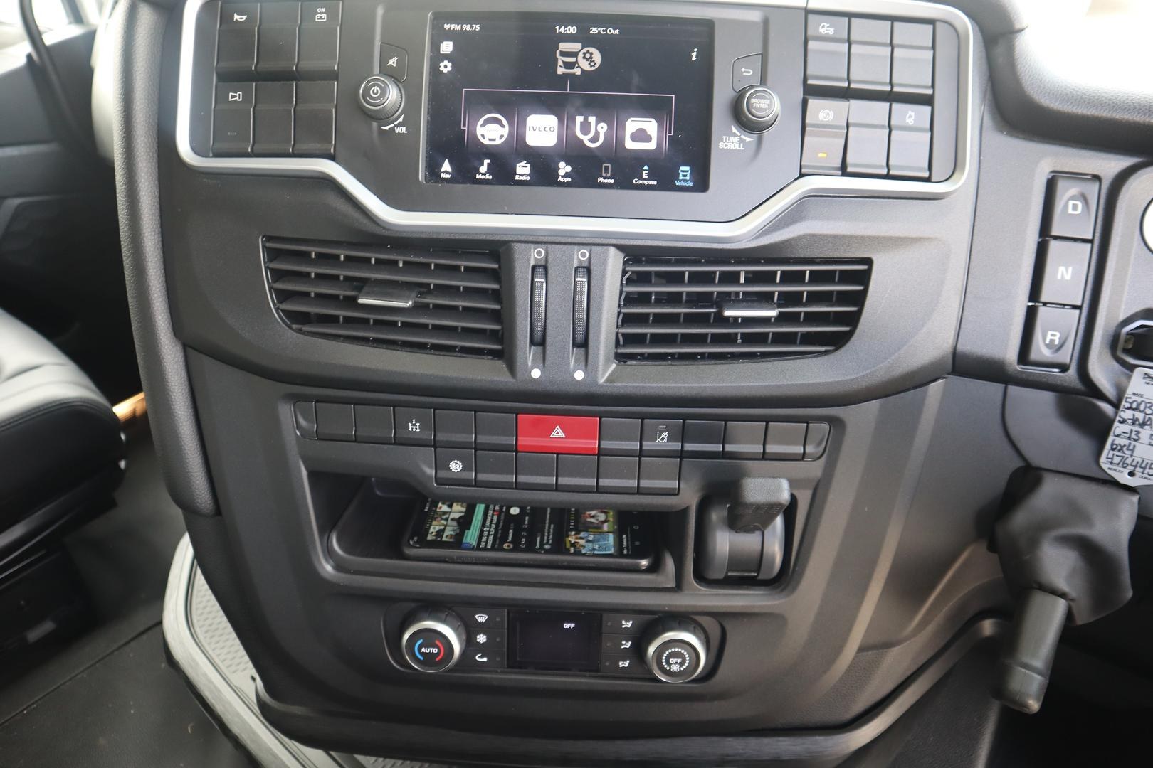 2024 Iveco S-Way AS700 image 13