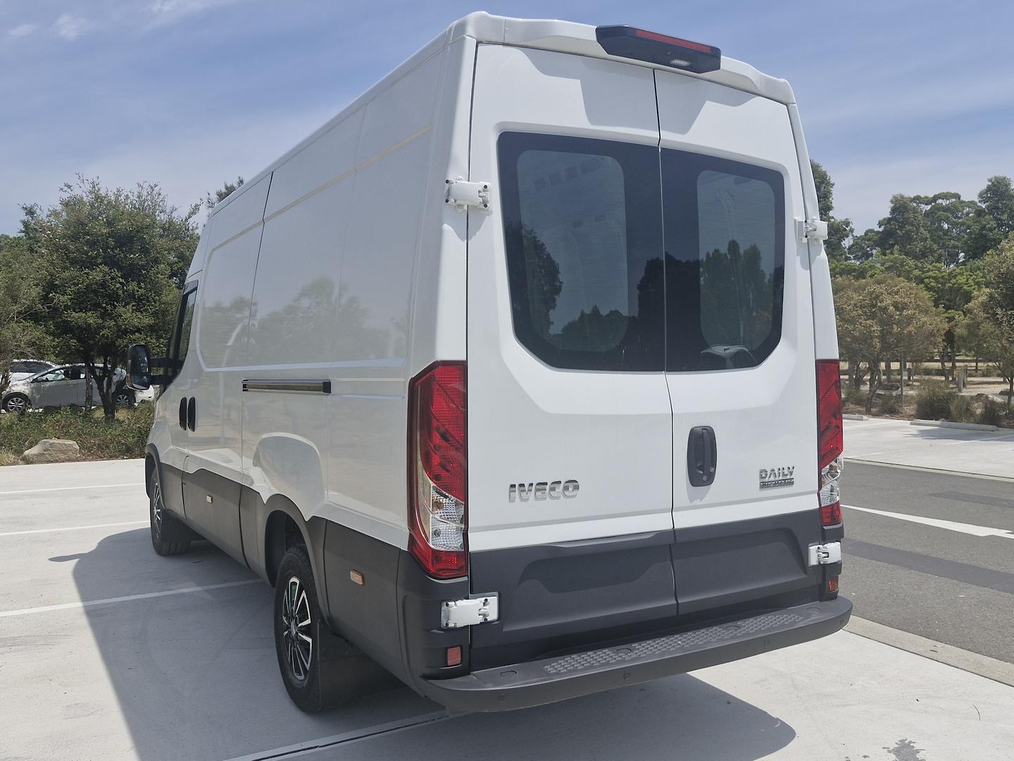 2025 Iveco Daily 35S18V image 9