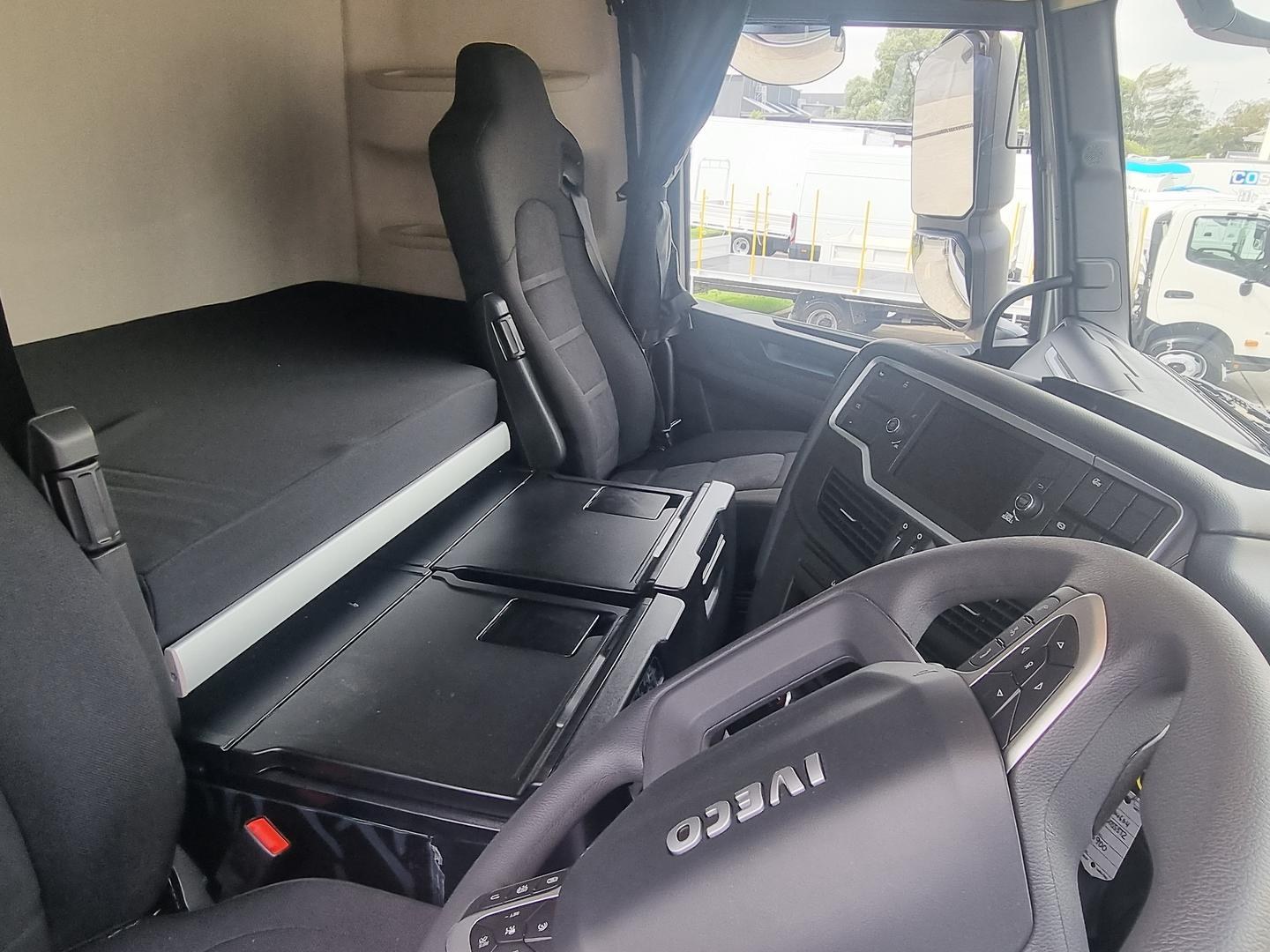 2024 IVECO S-Way AS700 6x4 Prime Mover image 17