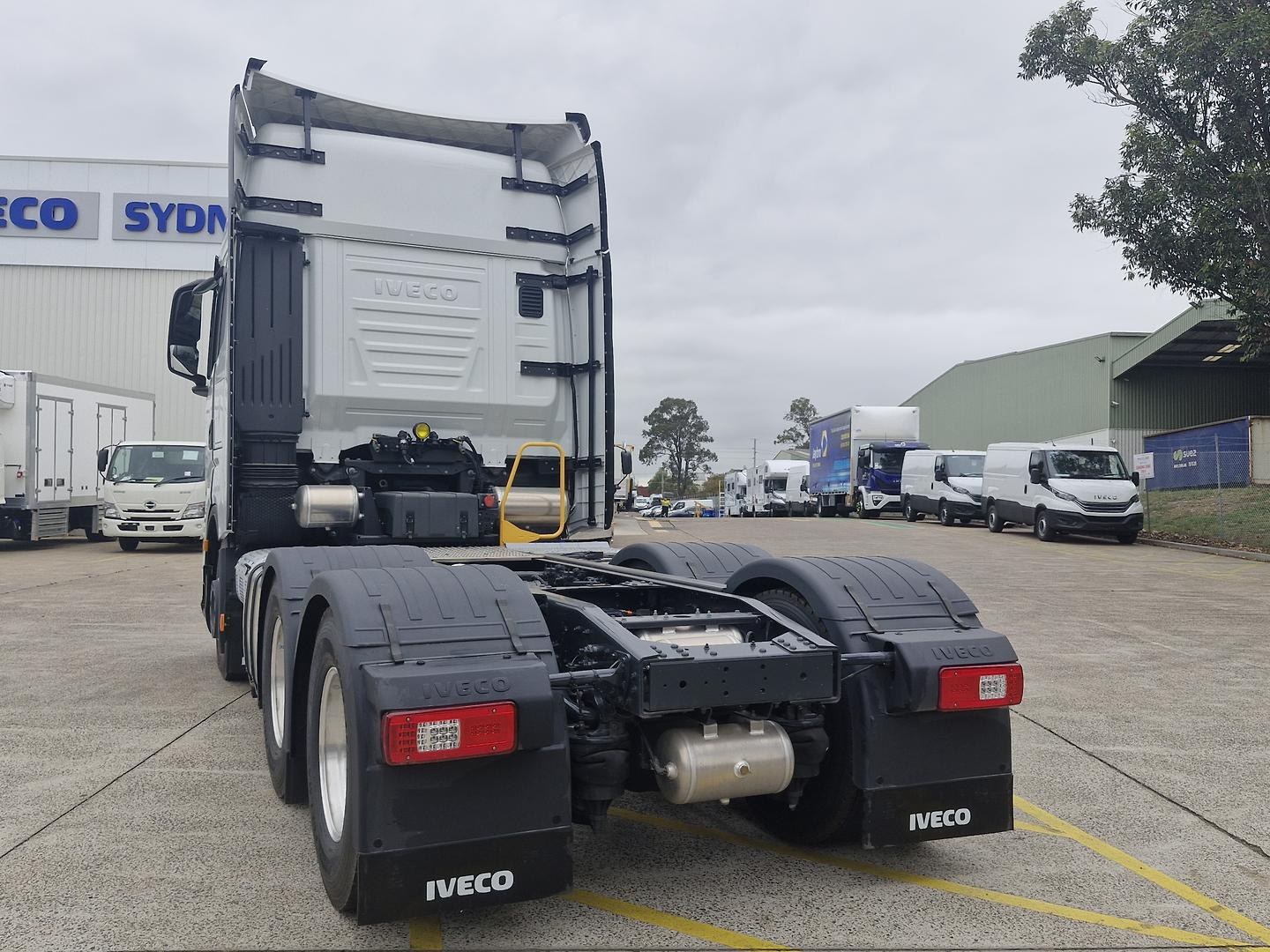 2025 Iveco S-Way AS700 image 5
