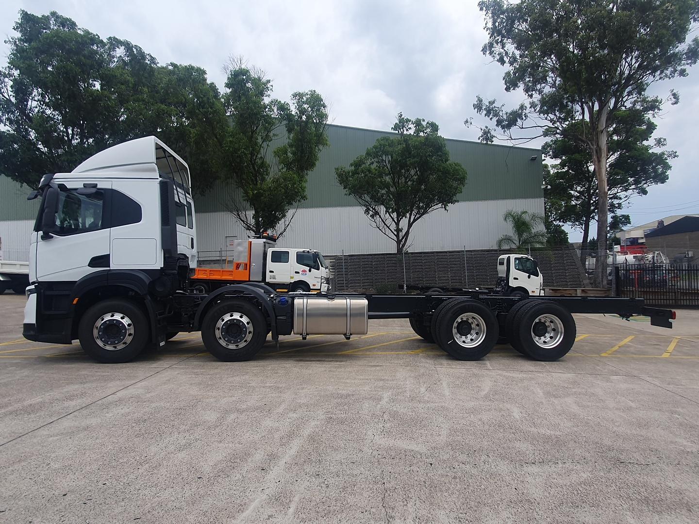 2025 Iveco S-Way AT270 6300 image 9