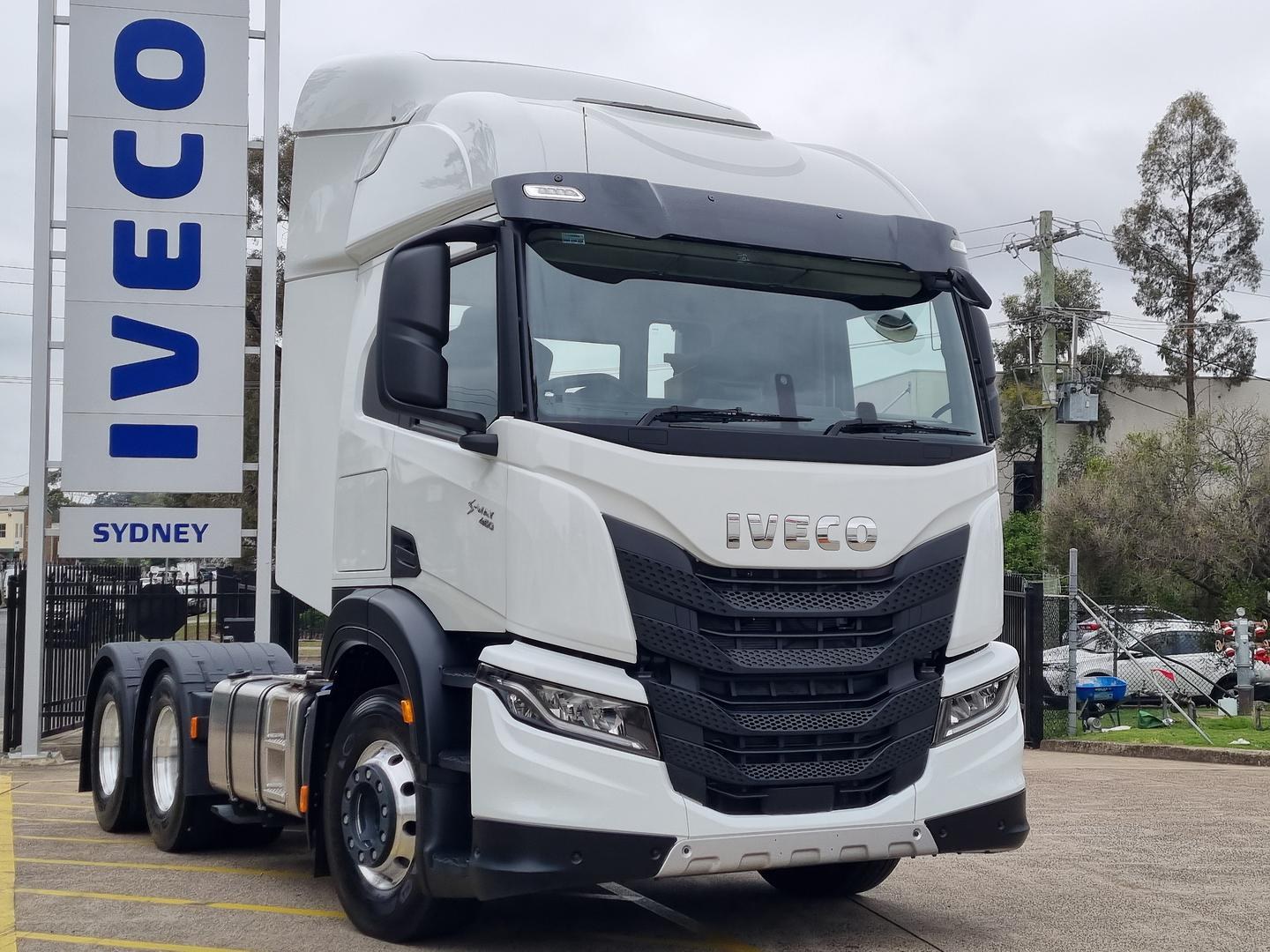 2025 Iveco S-Way AT600 460HP image 2