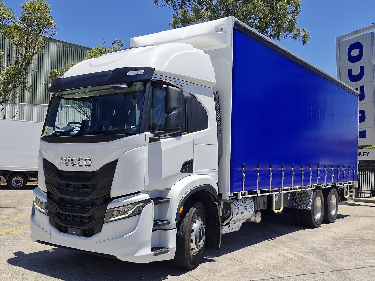 2026 Iveco S-Way AT230 14 Pallet image 3