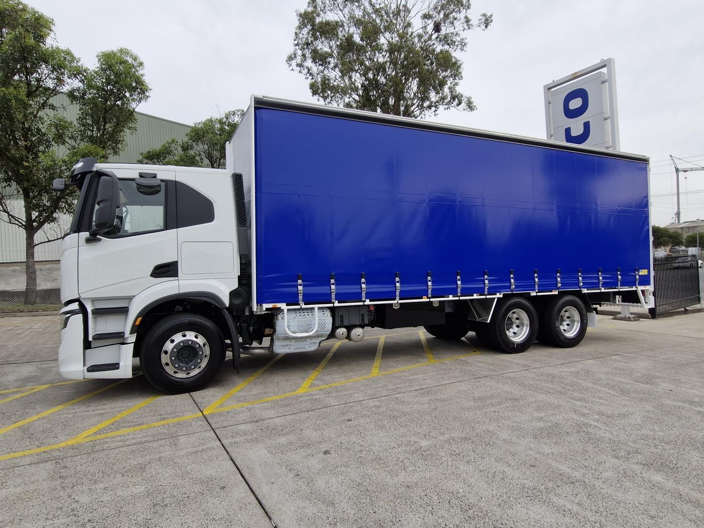 2026 Iveco S-Way AT230 6x2 image 7