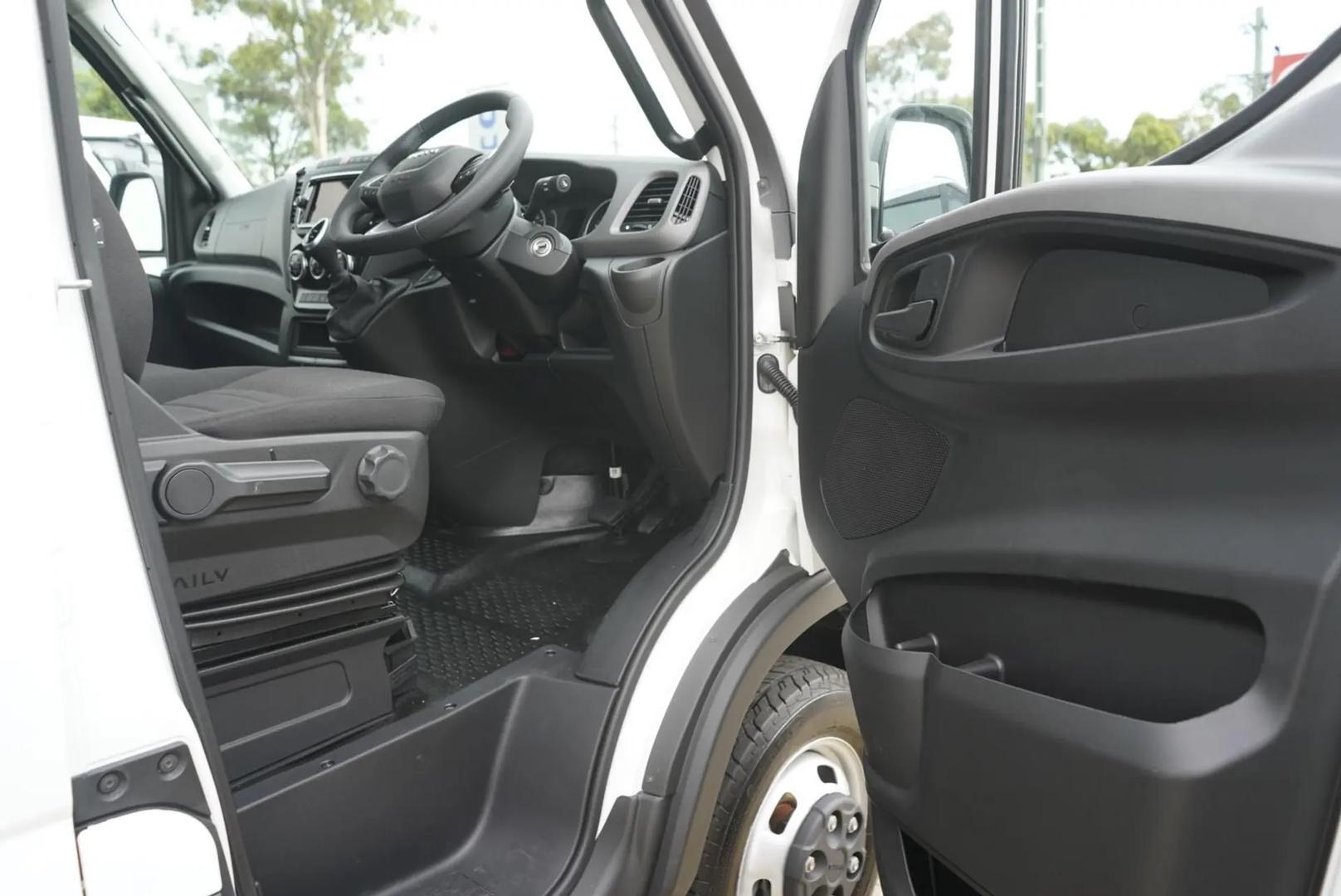 2024 Iveco Daily 50C18V Van 18m3 image 34
