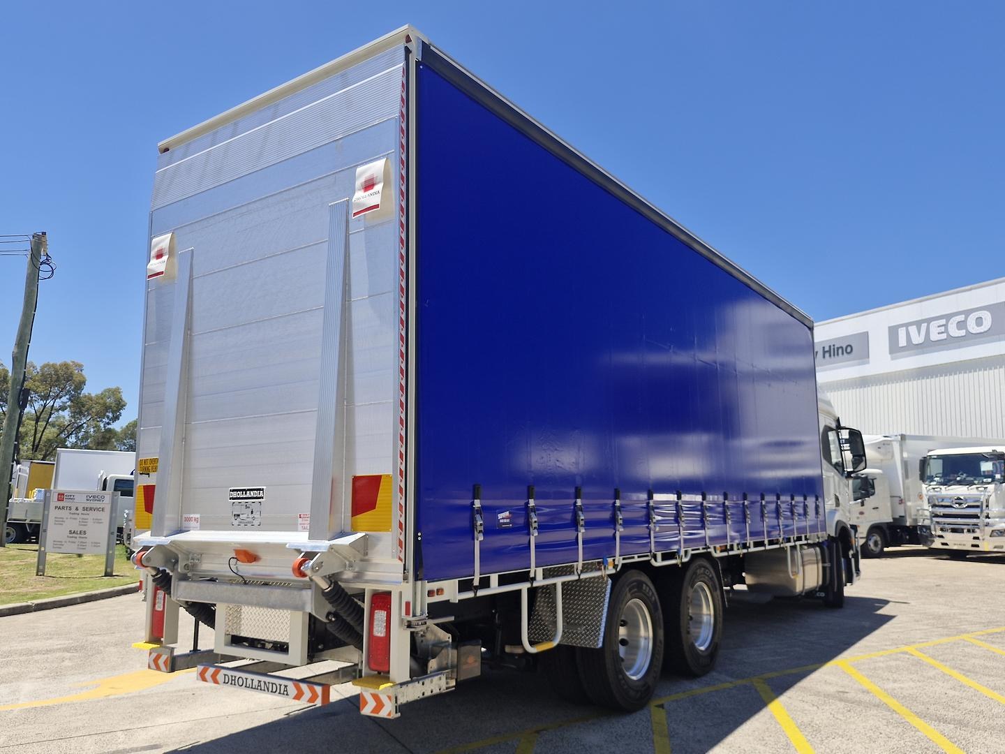 2025 Iveco S-Way AT230 14 Pallet image 10