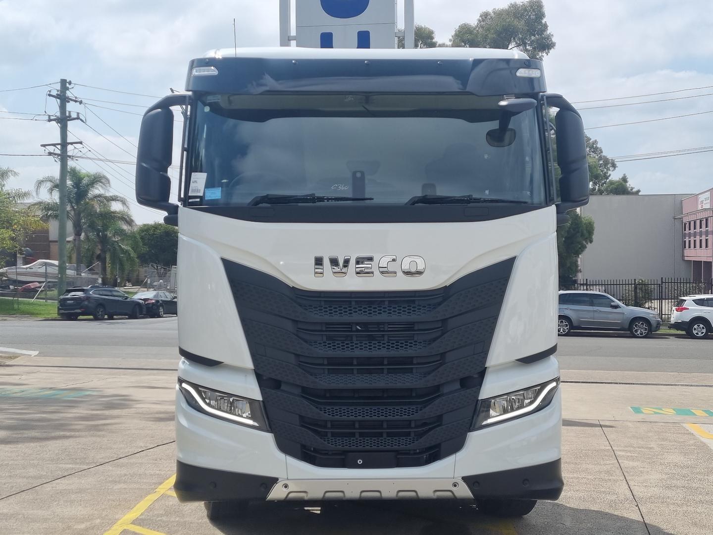 2024 IVECO S-Way AS700 6x4 Prime Mover image 3