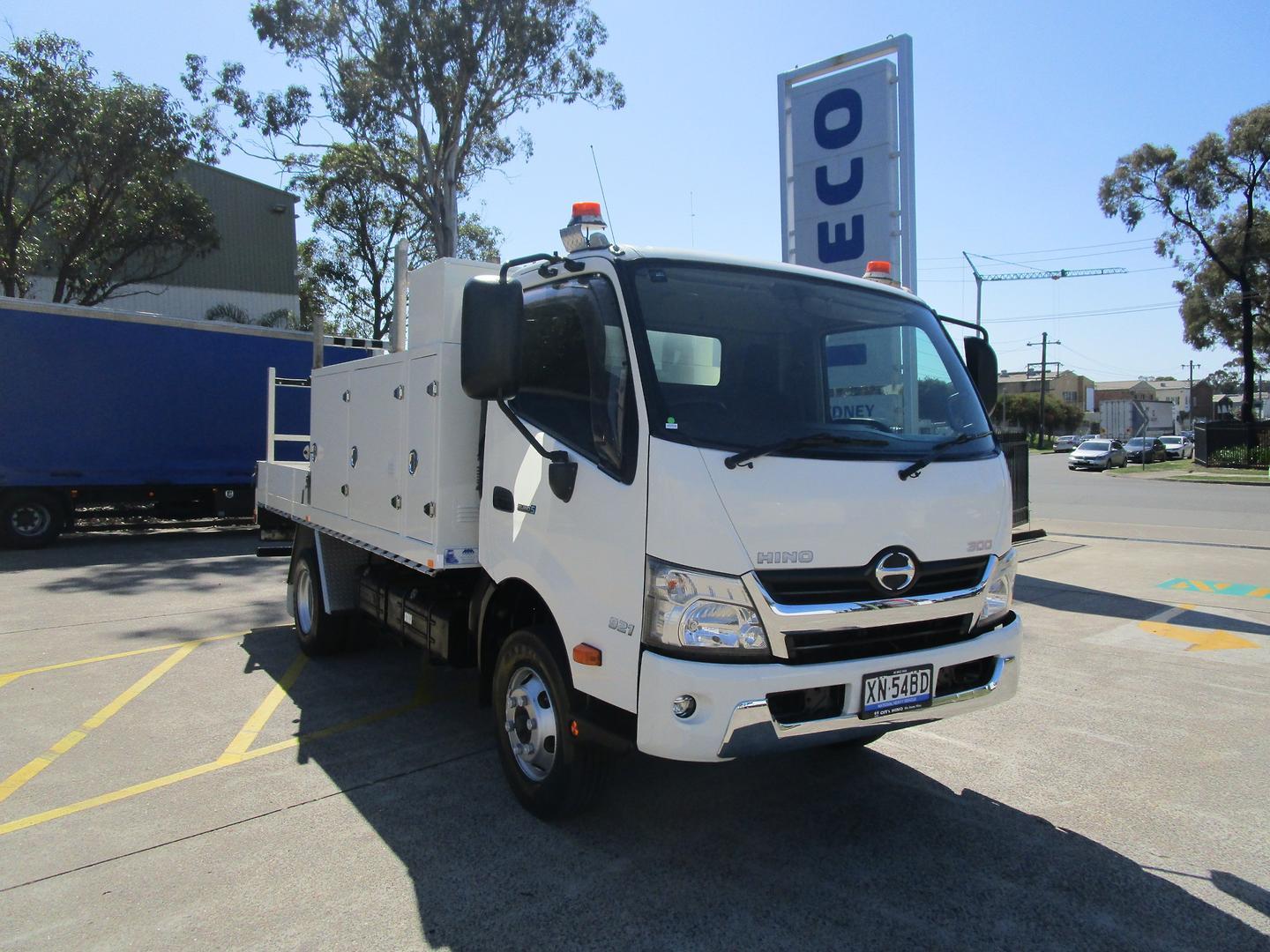 2020 Hino 300 Series 921