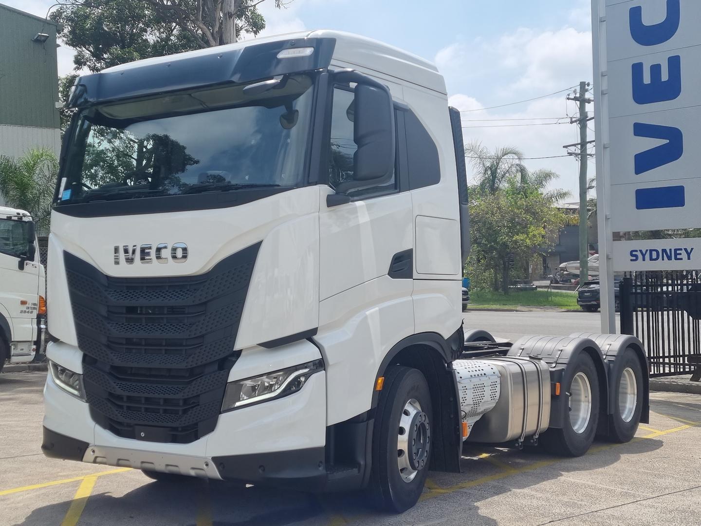 2024 IVECO S-Way AS700 6x4 Prime Mover image 4