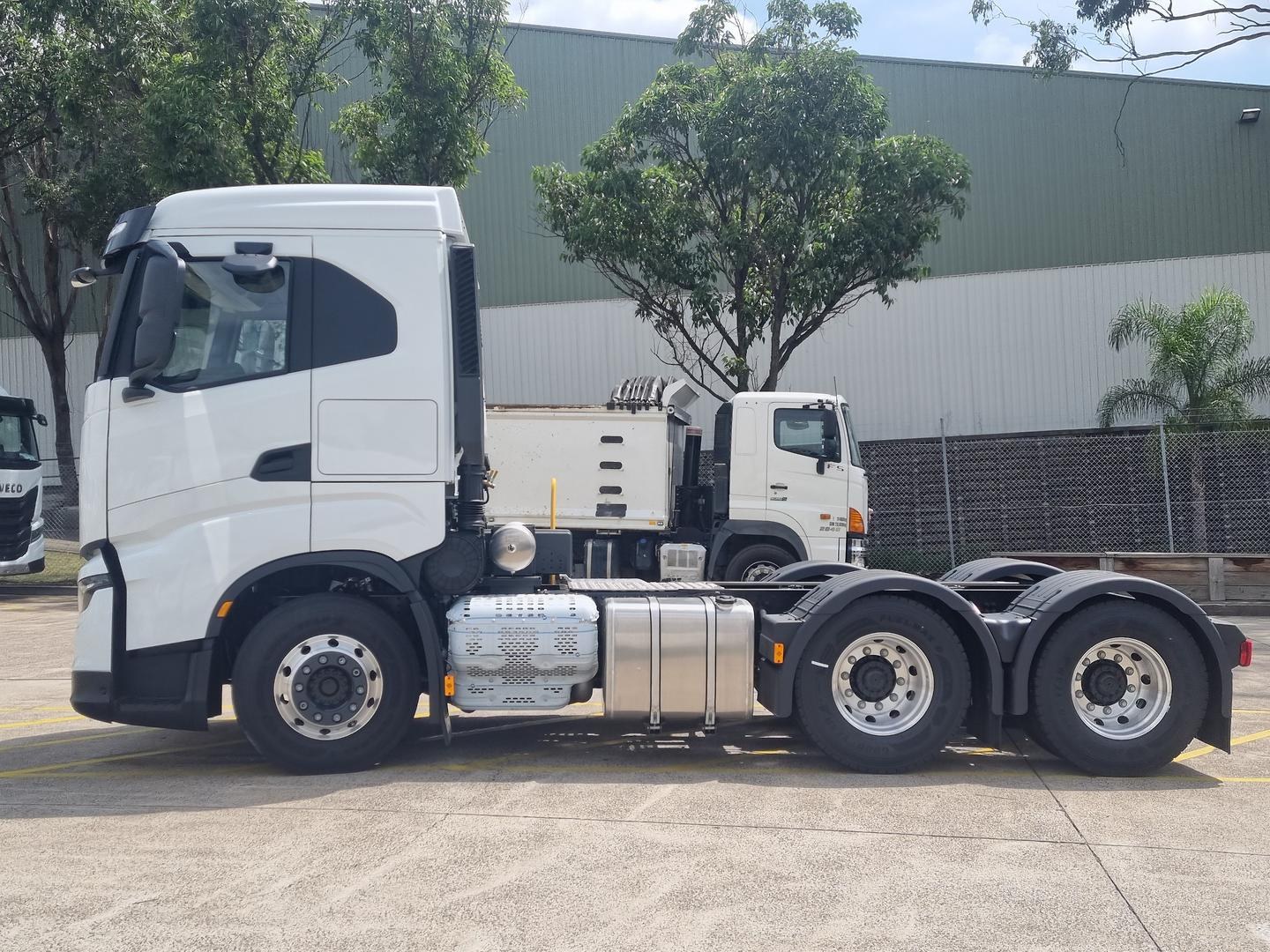 2026 Iveco S-Way AS700 image 5