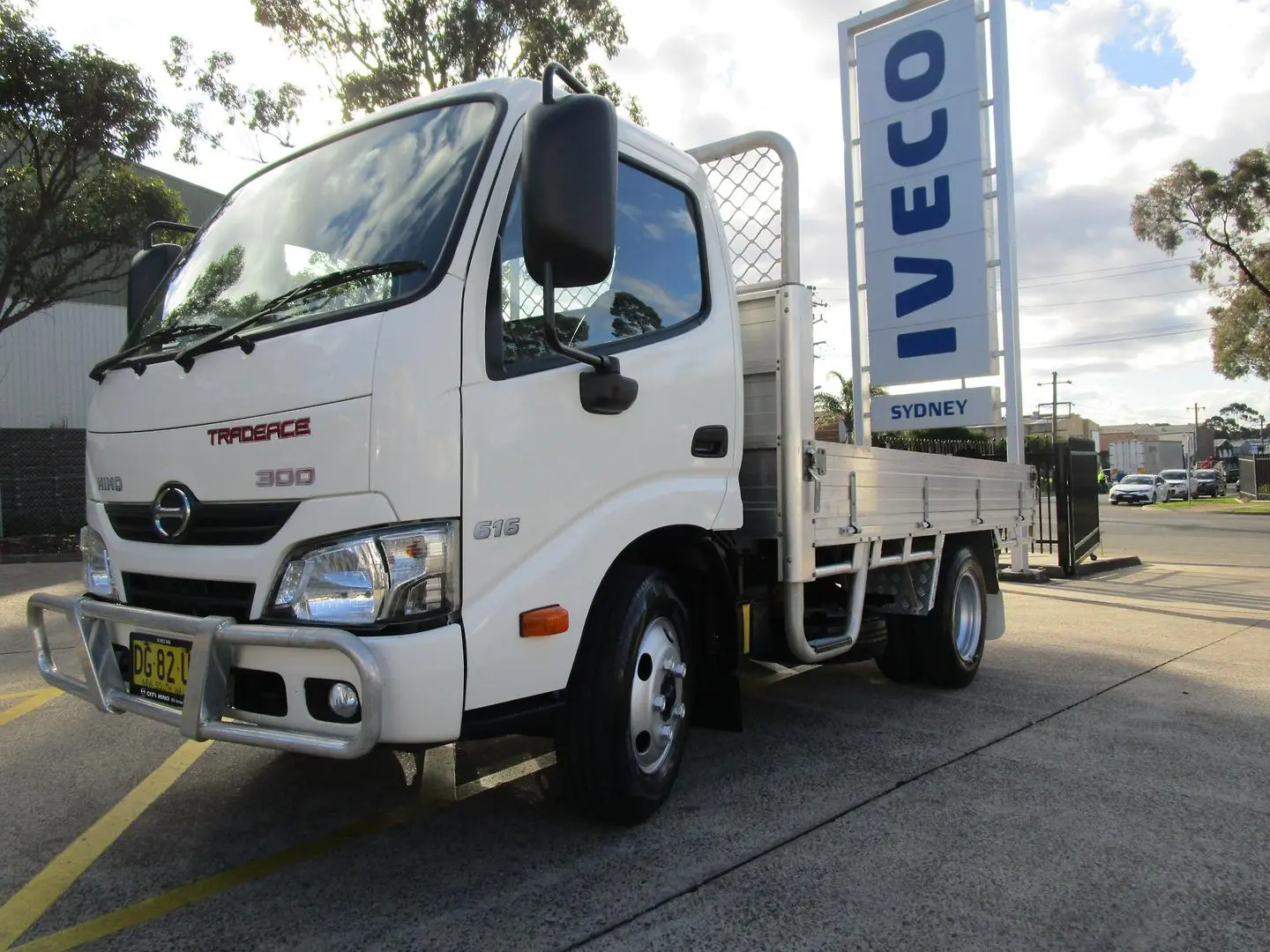 2017 Hino 300 616 